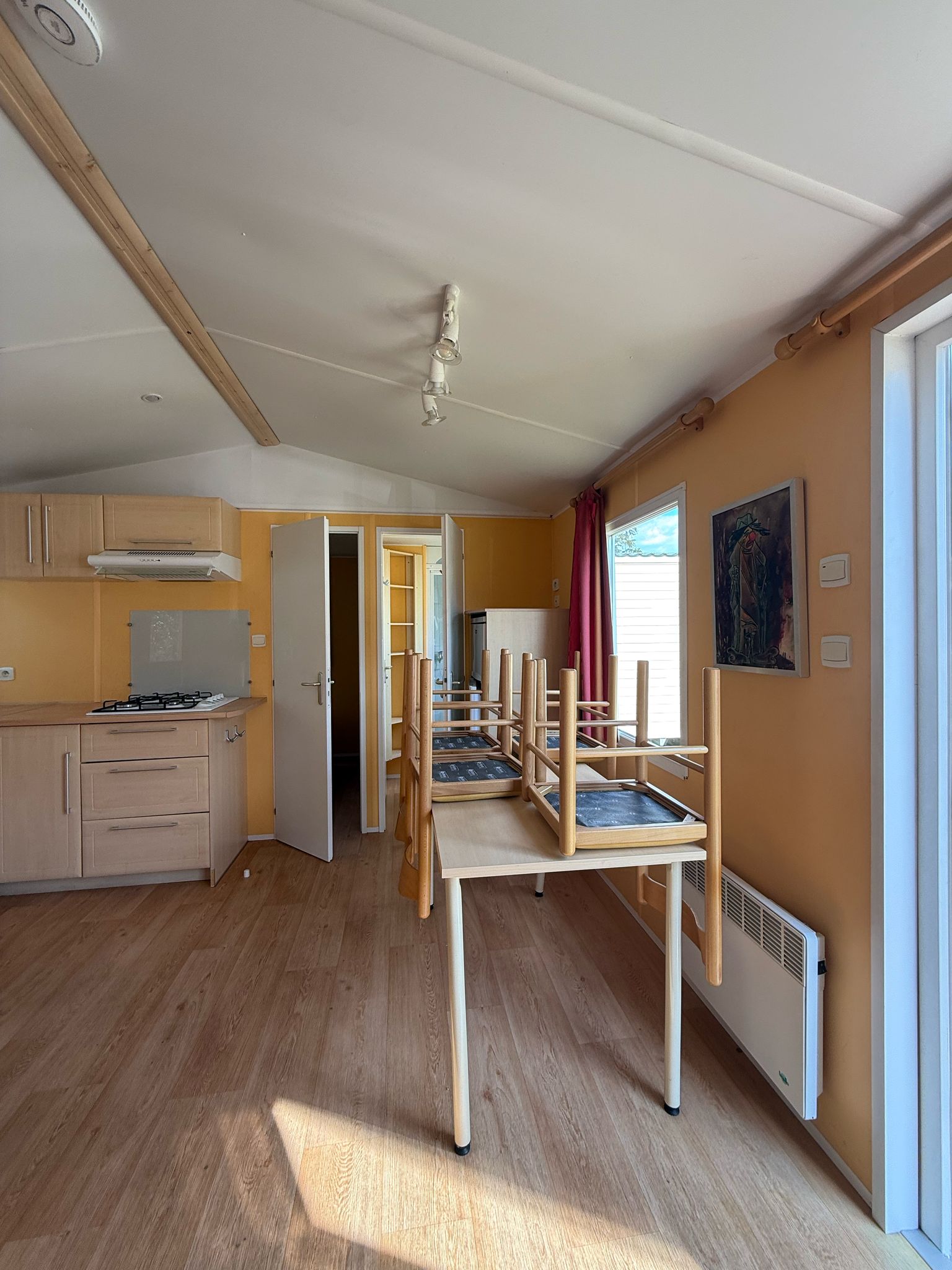 accommodationPhotoUrl